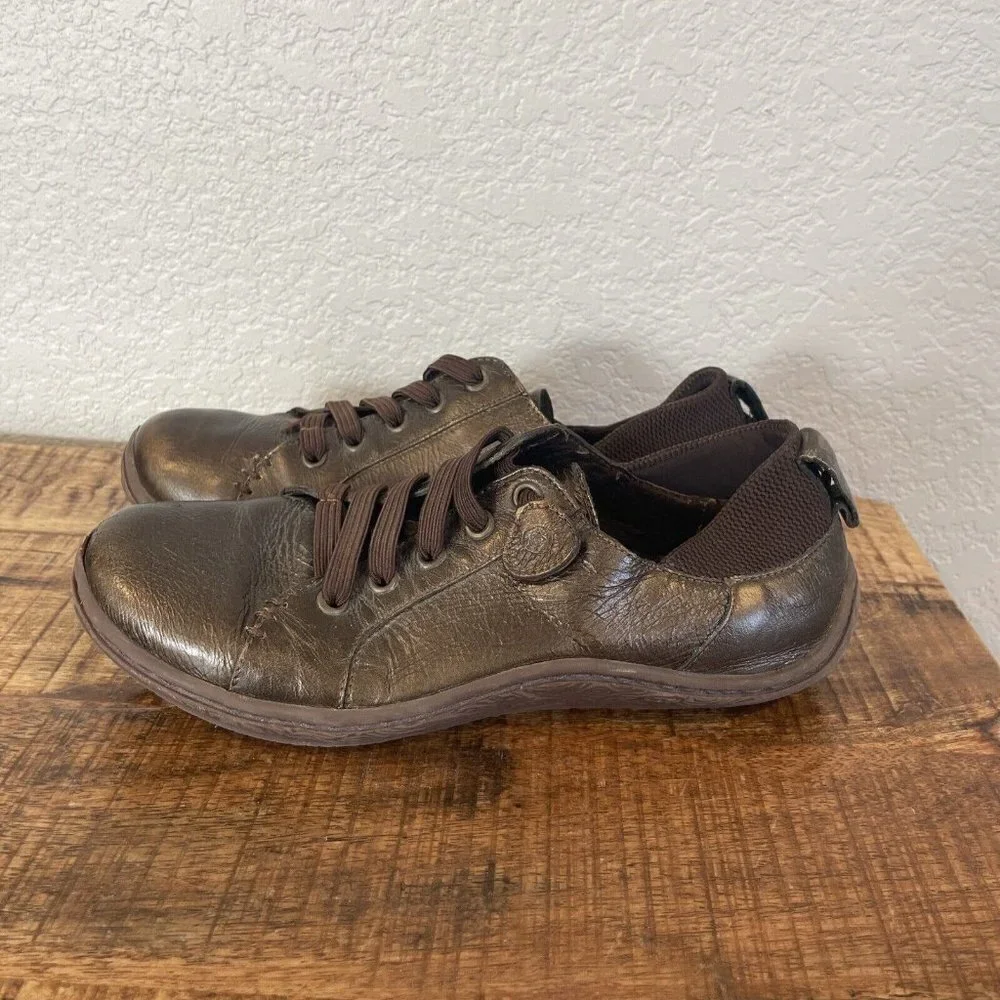 Boc Born Slip On Brown Sneakers Womens Size 8. Tennis Shoes Women Leather Bronze